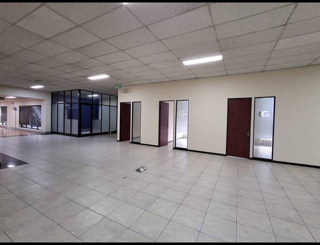 1,065M² OFFICE TO LET IN HERIOTDALE